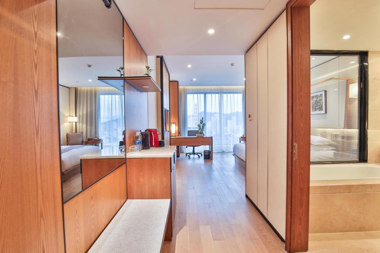 Ssaw Boutique Hotel Wenzhou Jiushan Lake Exterior photo